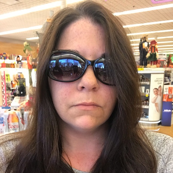 Meet your Posher, Christine - Picture 1 of 1